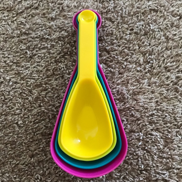 Pink, Blue, Yellow, and Green Plastic Measuring Cups and Spoons - Picture 2 of 2
